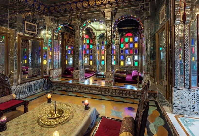 Отель Deogarh Mahal