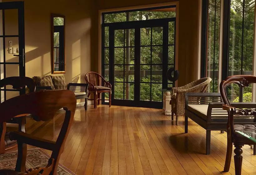 ホテル Escarpment Retreat & Day Spa For Couples