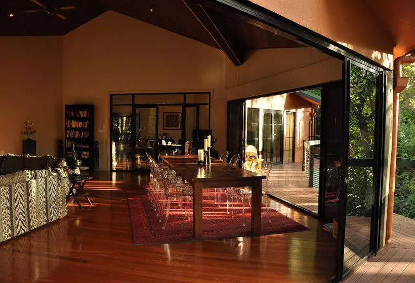 ホテル Escarpment Retreat & Day Spa For Couples