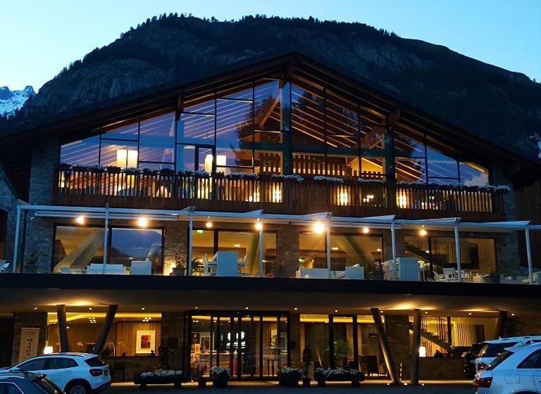 Grand Hotel Courmayeur Mont Blanc, By R Collection Hotels