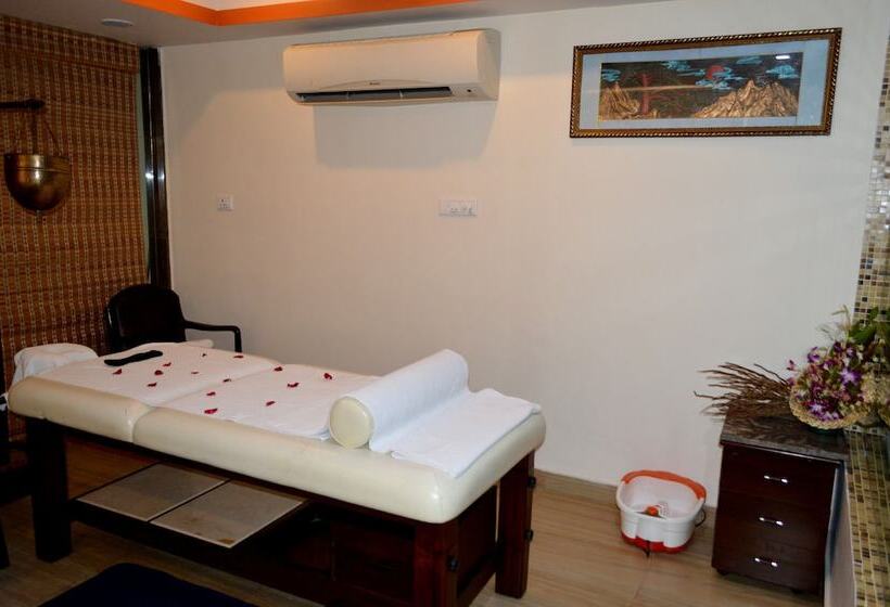 Отель Grandeur De Sanchi  Luxury Beach Resort & Spa