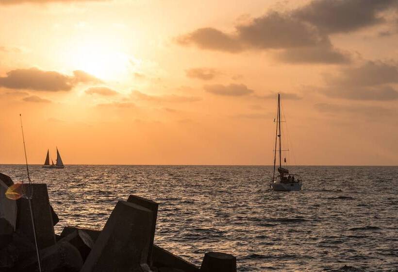 Отель Herods Herzliya