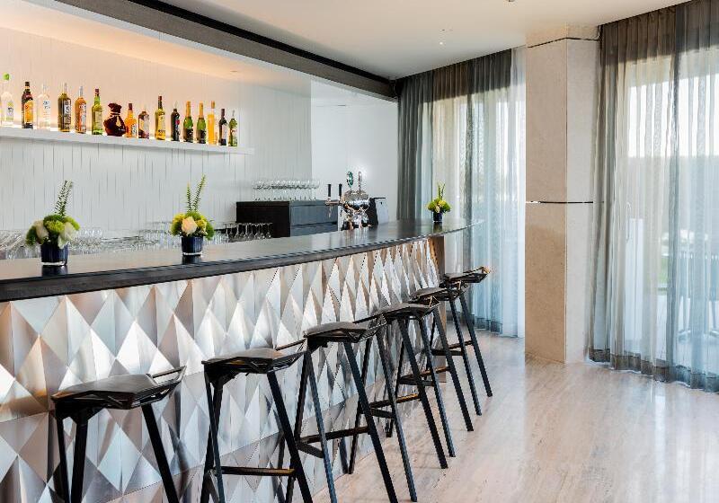 Отель Herods Herzliya