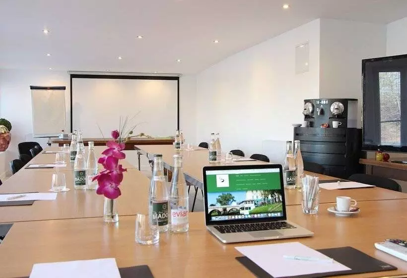 ホテル L Esturgeon