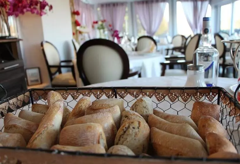 ホテル L Esturgeon