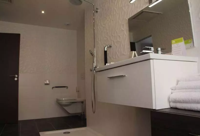 ホテル L Esturgeon