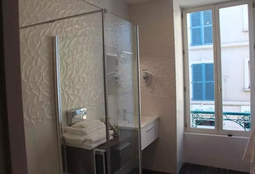 ホテル L Esturgeon