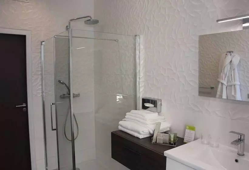 ホテル L Esturgeon