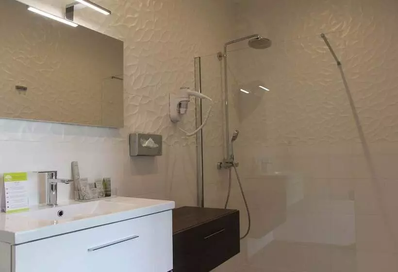 ホテル L Esturgeon