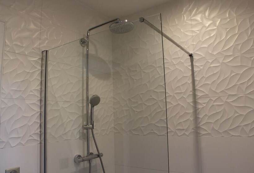 ホテル L Esturgeon