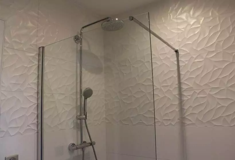 ホテル L Esturgeon