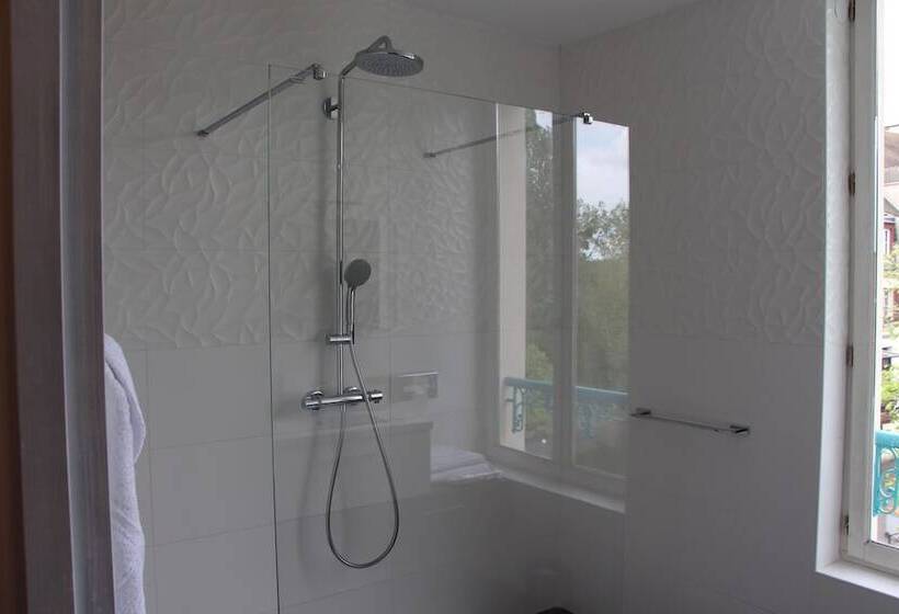 ホテル L Esturgeon