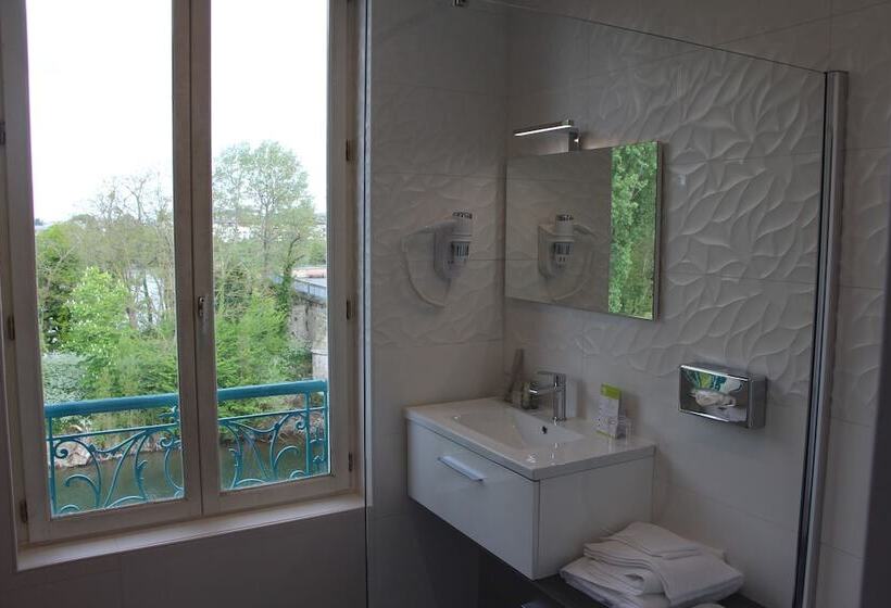 ホテル L Esturgeon