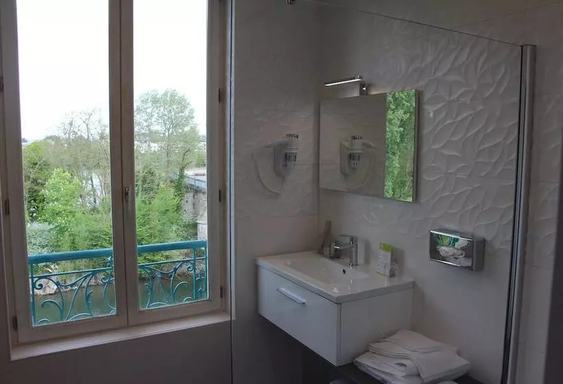 ホテル L Esturgeon