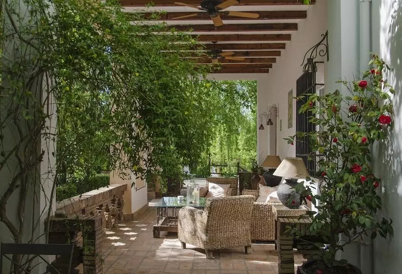 Отель Las Aguas Del Arbuniel Con Pista De Pádel