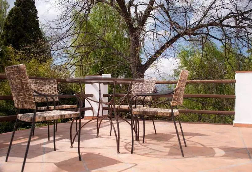 Отель Las Aguas Del Arbuniel Con Pista De Pádel