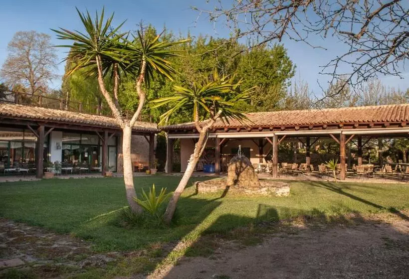 Отель Las Aguas Del Arbuniel Con Pista De Pádel