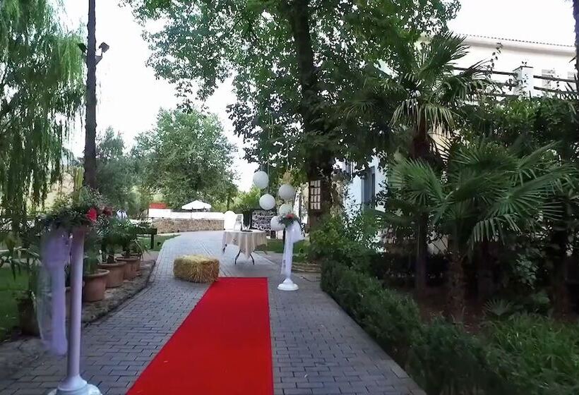 호텔 Las Aguas Del Arbuniel Con Pista De Pádel