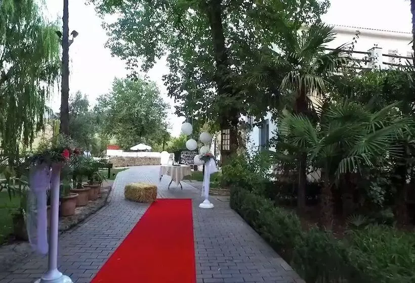 Отель Las Aguas Del Arbuniel Con Pista De Pádel