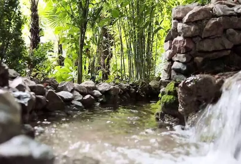 Отель Las Aguas Del Arbuniel Con Pista De Pádel