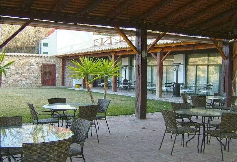 Отель Las Aguas Del Arbuniel Con Pista De Pádel