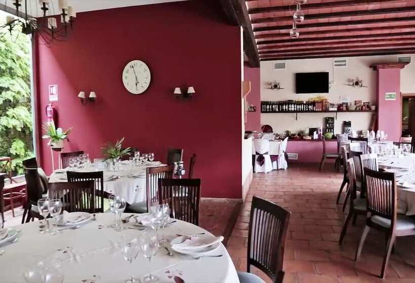 호텔 Las Aguas Del Arbuniel Con Pista De Pádel