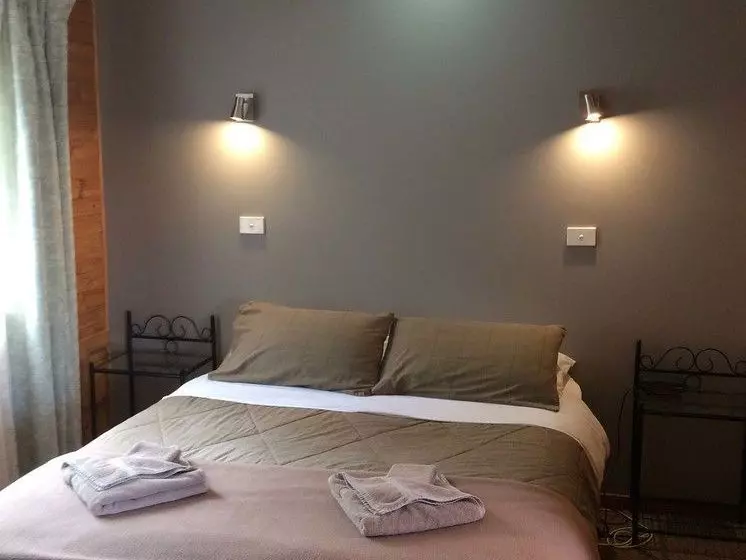 Отель Mole Creek Cabins