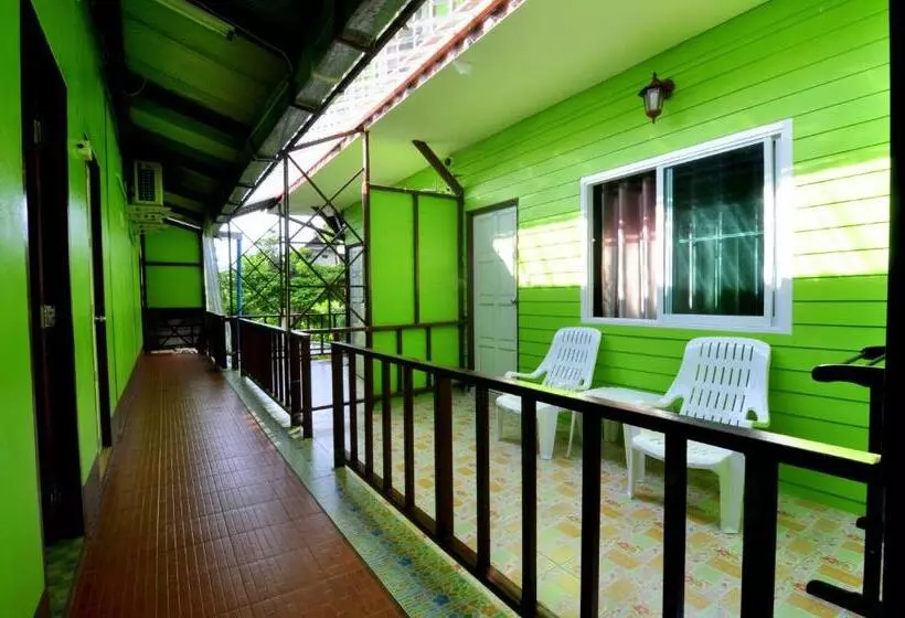 Hotel Phi Phi Sand Sea House