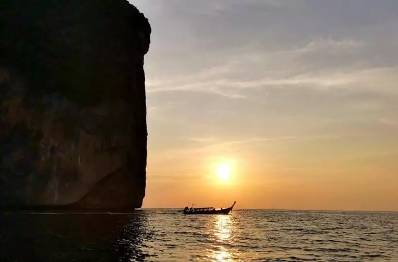 Hotel Phi Phi Sand Sea House