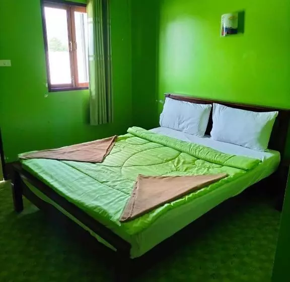 Hotel Phi Phi Sand Sea House