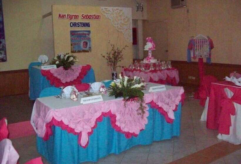 هتل Plaza Maria Luisa Suites Inn