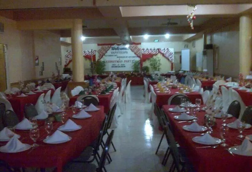 Hotel Plaza Maria Luisa Suites Inn