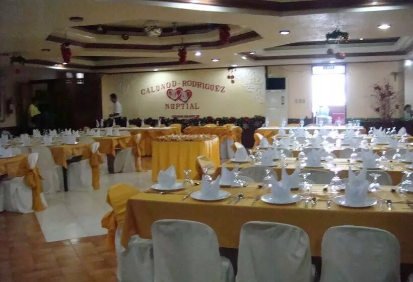 Hotel Plaza Maria Luisa Suites Inn