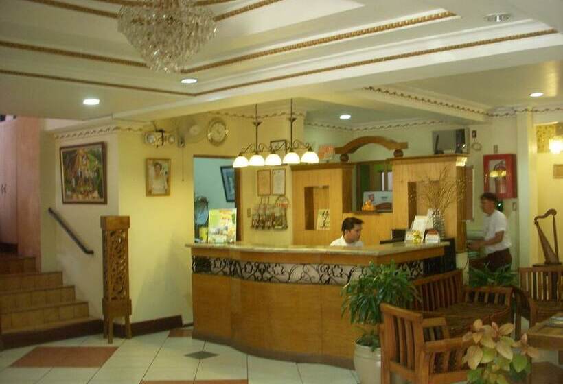 هتل Plaza Maria Luisa Suites Inn