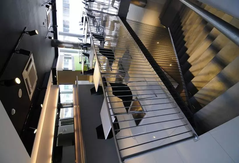 هتل Swift Inn Aeropolis Airport