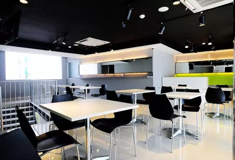 هتل Swift Inn Aeropolis Airport