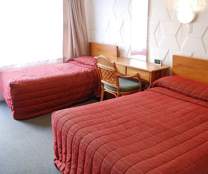 Manhattan Lodge Motel