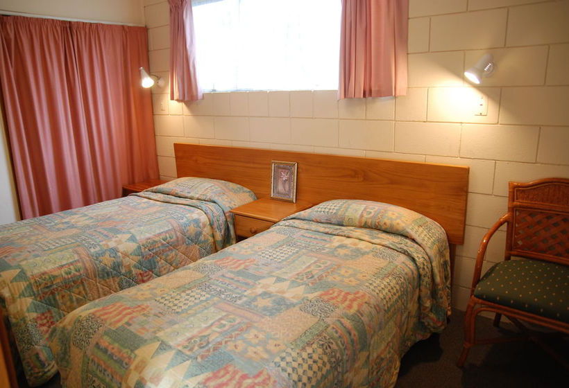 Manhattan Lodge Motel