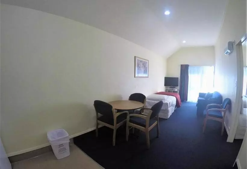 汽车旅馆  The Peaks Motor Inn