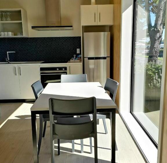 מוטל Waikanae Beach Ocean View Apartments