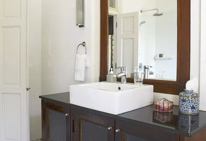 Пансион Clove Hall