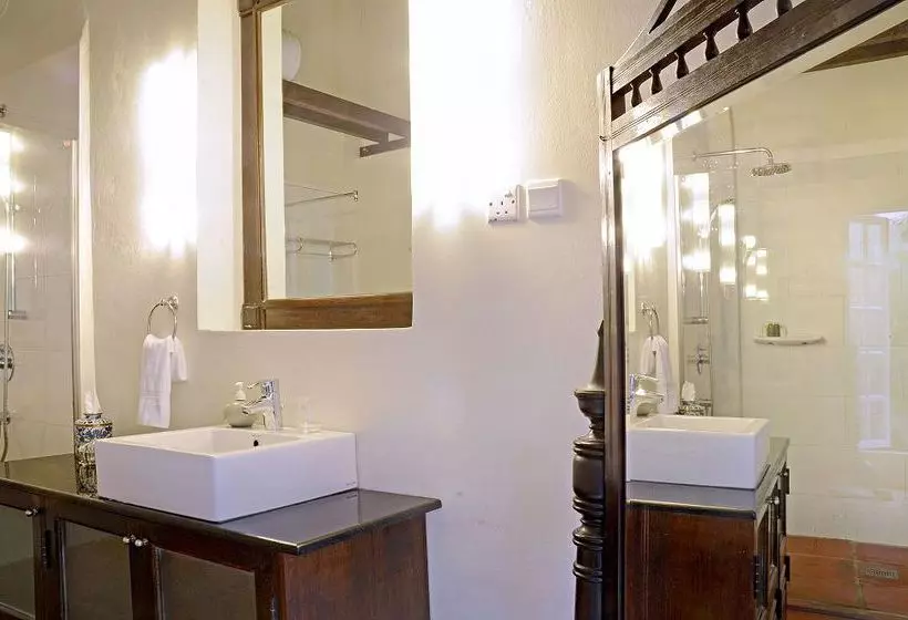 Пансион Clove Hall