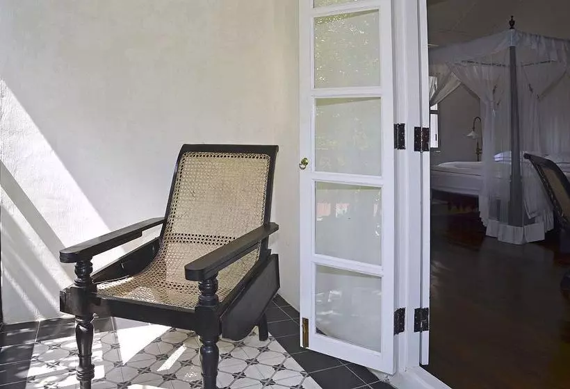 Пансион Clove Hall