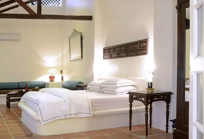 Пансион Clove Hall