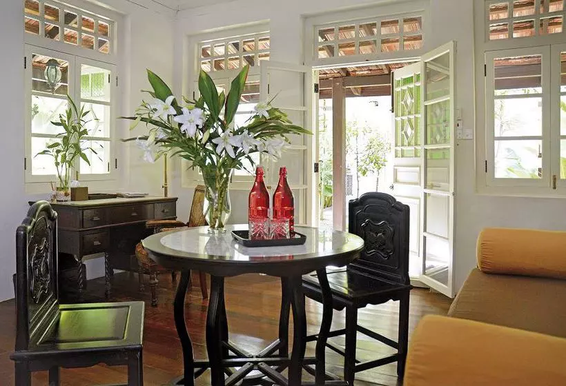 Пансион Clove Hall