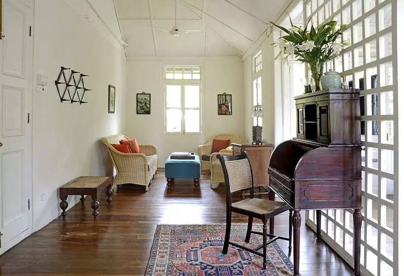 Пансион Clove Hall