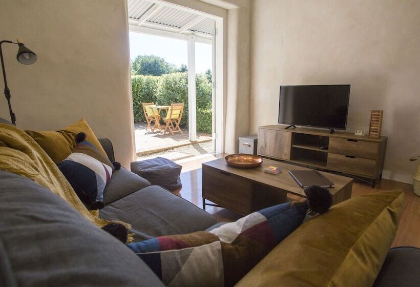 بنسيون Woodstock Suite