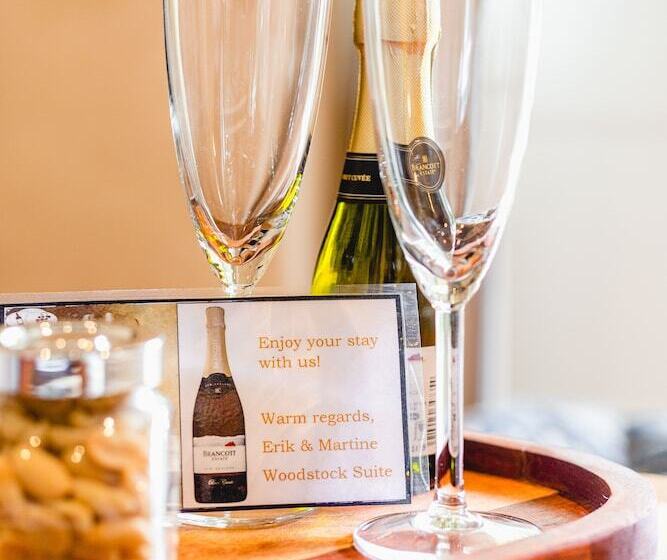 بنسيون Woodstock Suite