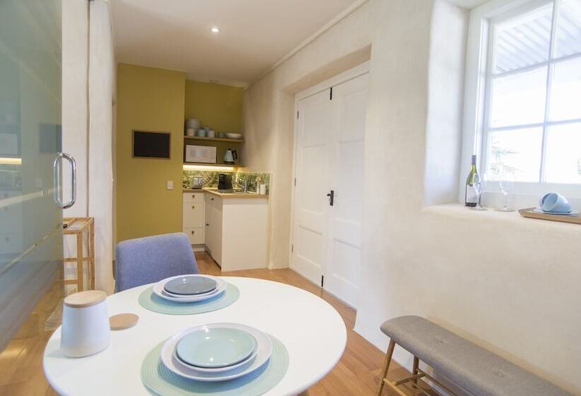 بنسيون Woodstock Suite