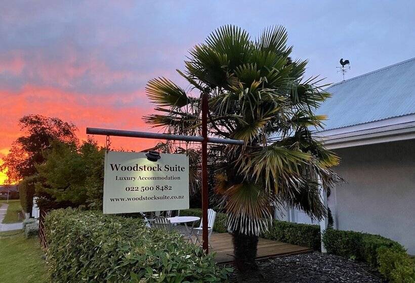 بنسيون Woodstock Suite